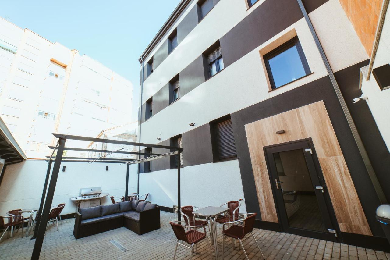 Apartamentos Mk77 Leon - Palomera Bagian luar foto